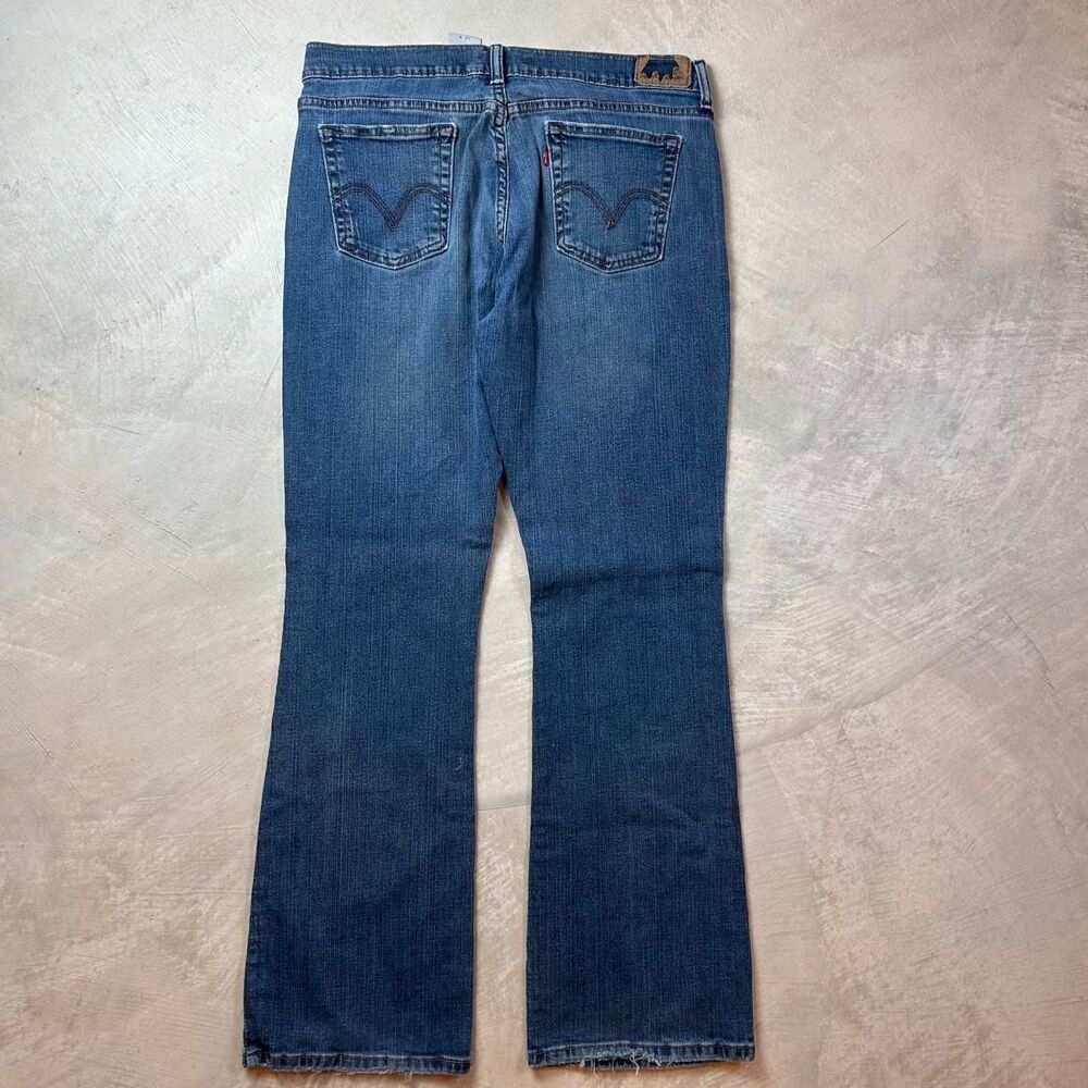 Levi-s Women's Blue and Navy Jeans - Picture 2 of 6